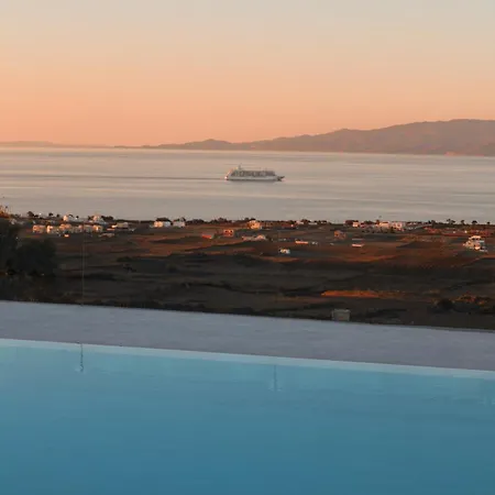 North Wind Luxury אויה