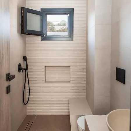 North Wind Luxury * 伊亚