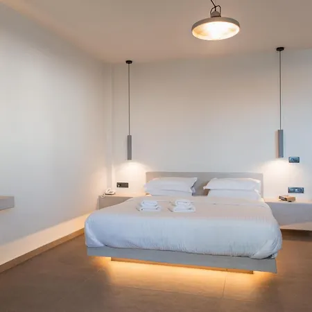 North Wind Luxury 伊亚